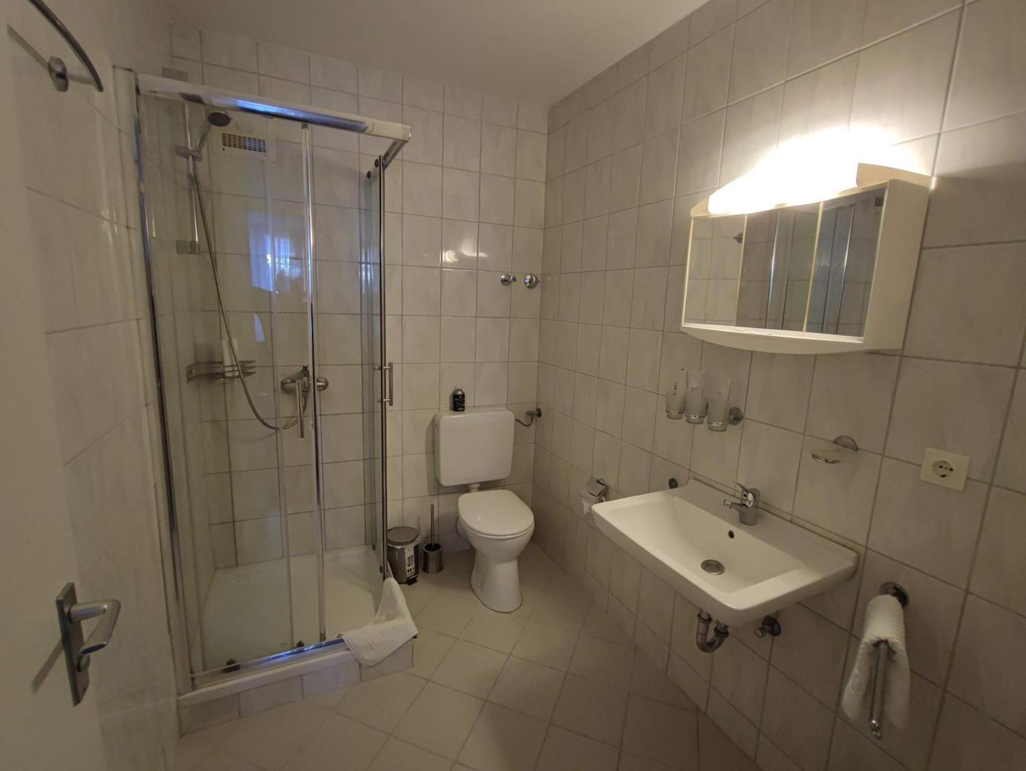 Room In Guest Room - 2 Room Apartment With Its Own Kitchen And Bathroom Rastatt Exterior foto